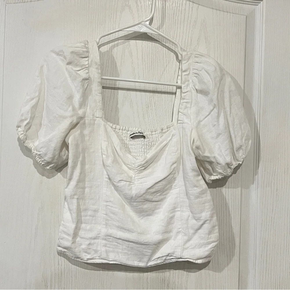 FINAL PRICE Abercrombie & Fitch White Puff Sleeve Blouse